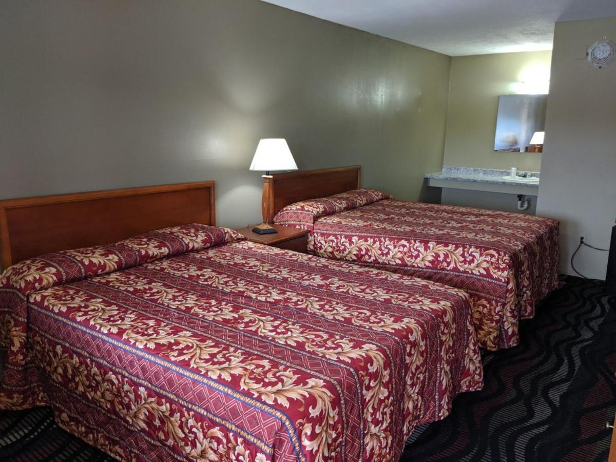 Key West Inn - Hobart Мерріллвілл Екстер'єр фото