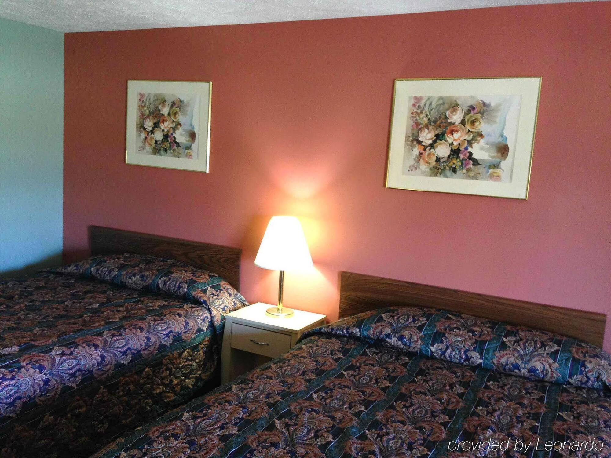 Key West Inn - Hobart Мерріллвілл Екстер'єр фото